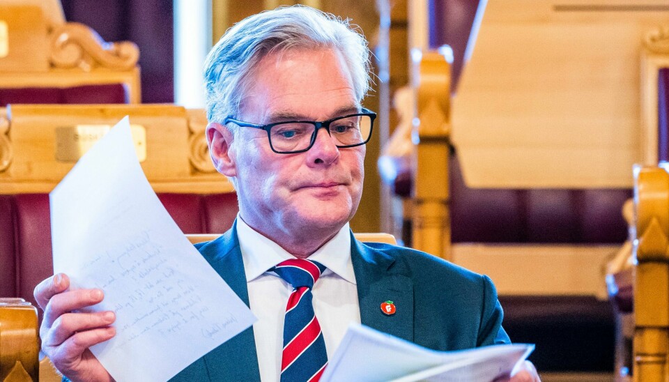 Fremskrittspartiets finanspolitiske talsperson Hans Andreas Limi vil forhandle om avgiftene på bensin og diesel. Stortingsrepresentant Hans Andreas Limi (Frp) mener finansminister Vedum har for stor avstand i spørsmål om økte drivstoffpriser. Foto: Håkon Mosvold Larsen / NTB