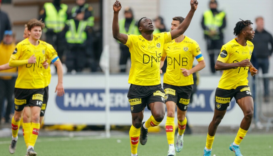 Lillestrøms Akor Jerome Adams jubler etter at han utlignet til 2-2 i serieåpningen i eliteserien fotball menn, oppgjøret mellom Hamkam og Lillestrøm på Briskeby Stadion. Akor Adams scoret for Lillestrøm mot HamKam lørdag. Foto: Geir Olsen / NTB