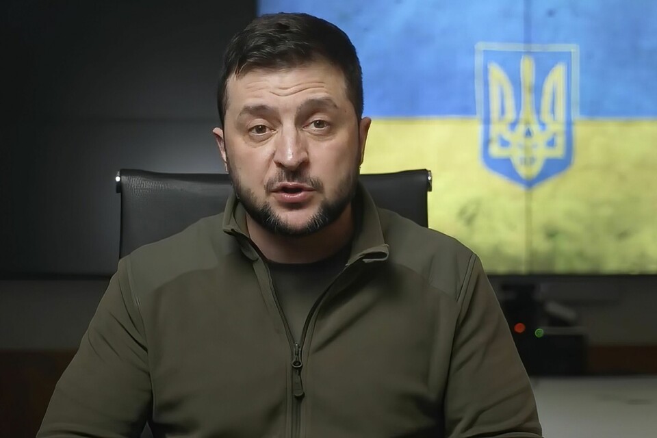 Ukrainas president Volodymyr Zelenskyj anklager Russland for å begå folkemord i Ukraina. Han frykter at flere grusomheter blir avdekket i tiden som kommer. Ukrainas president Volodymyr Zelenskyj anklager Russland for å begå folkemord i Ukraina. Arkivfoto: Det ukrainske presidentkontoret / AP / NTB