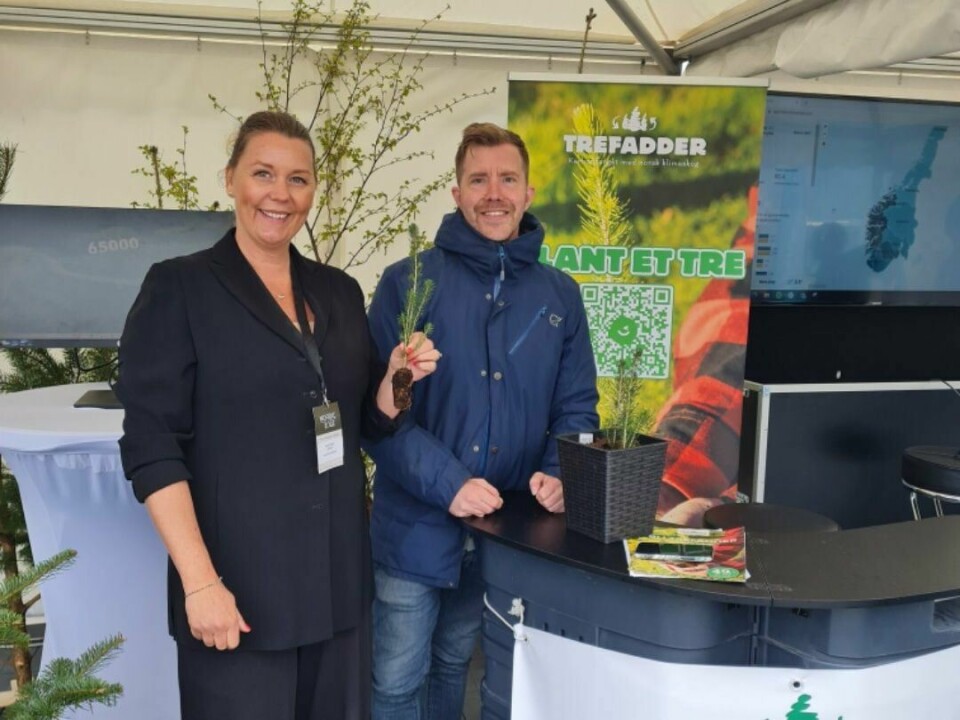Anne Marie Lofthus, regionleder i Klimapartnere Rogaland, og Tormod W. Losnedal, Key Account manager i Trefadder, bidro på Trefadder-standen under Nordic Edge Expo. Anne Marie Lofthus, regionleder i Klimapartnere Rogaland, og Tormod W. Losnedal, Key Account manager i Trefadder, stod på Trefadder-standen under Nordic Edge Expo.
