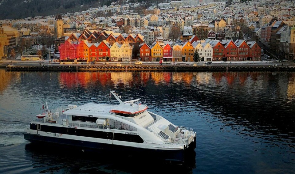 Fylkeskommunene hadde i 2022 mange søknader til Hurtigbåtprogrammet for å redusere utslipp av klimagasser – på til sammen over 150 millioner. Her hurtigbåten Ekspressen, som går i rute mellom Bergen og Askøy. Fylkeskommunene hadde i 2022 mange søknader til Hurtigbåtprogrammet for å redusere utslipp av klimagasser – på til sammen over 150 millioner. Her hurtigbåten Ekspressen, som går i rute mellom Bergen og Askøy.
