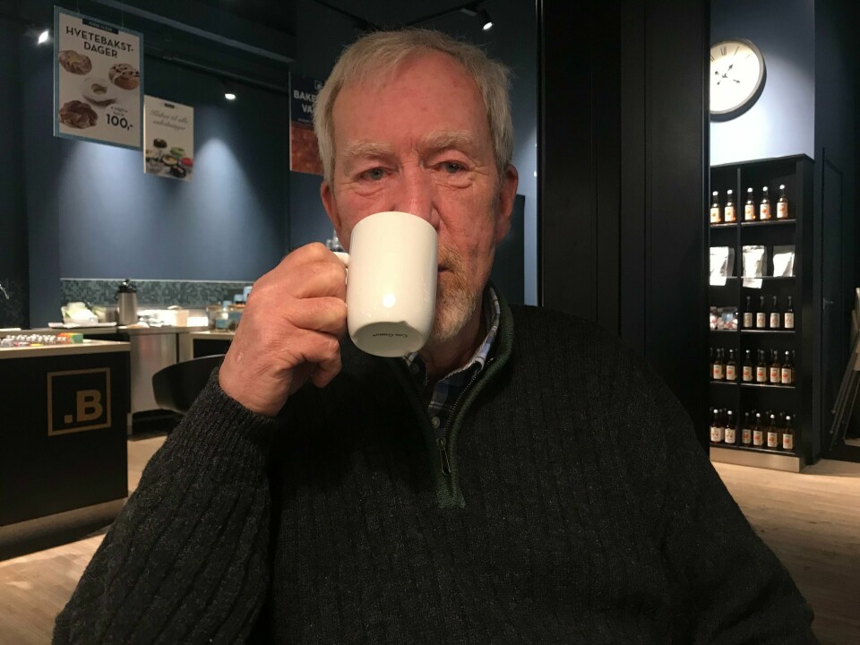 Tor-Erik Røberg-Larsen gikk fra Ap til Sp før valget, men har allerede meldt seg ut av sitt nye parti. Røberg har funnet seg godt til rette i sitt nye parti, og har sansen for Senterpartiets kaffekoppstrategi.