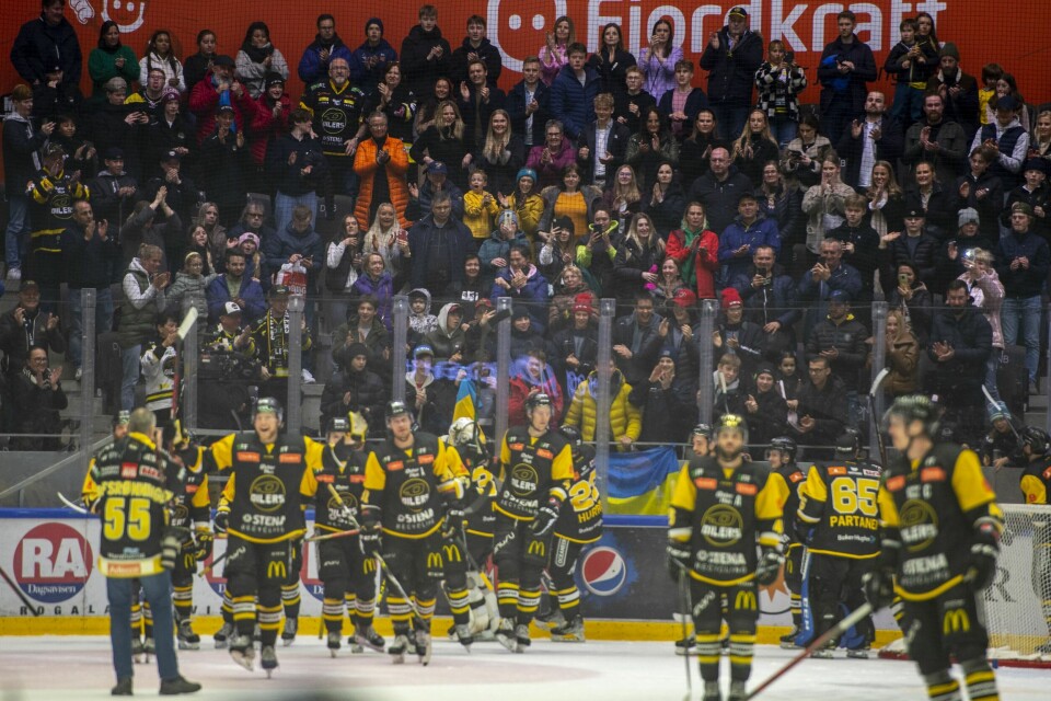 RA-journalist Kristoffer Knutsen mener Todd Bjorkstrand vant den viktige trenerduellen mot Sjur Robert Nilsen, men nå venter Stavanger-mannen Anders Gjøse og Storhamar i NM-finalene. Oilers jubel Ukraina