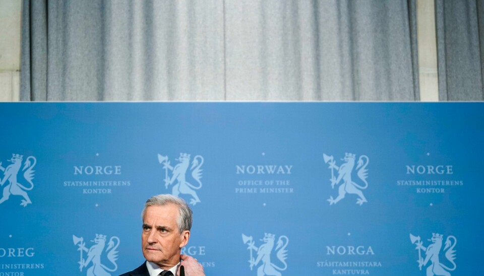 Den politiske ledelsen på Statsministerens kontor må få på plass en bakgrunnssjekk som tar sikkerhetsaspektet mer på alvor, mener Forsvarets Forum-redaktør Stian Eisenträger. Statsminister Jonas Gahr Støre (Ap) (bildet) må tirsdag utnevne ny forsvarsminister etter avsløringene om Odd Roger Enoksen (Sp). Statsminister Jonas Gahr Støre (Ap) advarer mot respektløs behandling russere i Norge. Foto: Stian Lysberg Solum / NTB