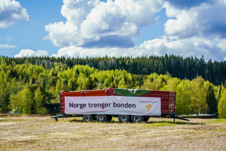 «Norge trenger bonden» sto det på denne plakaten før fjorårets jordbruksoppgjør. Jordbruksoppgjør