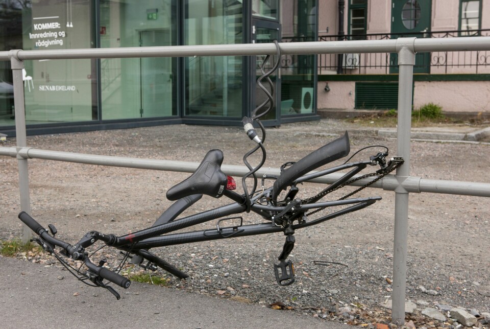Alle som sykler i byen, må kunne noen grunnleggende regler. Eller parkere sykkelen sin for godt, skriver kommentatoren. Alle som sykler i byen, må kunne noen grunnleggende regler. Eller parkere sykkelen sin for godt, skriver kommentatoren.