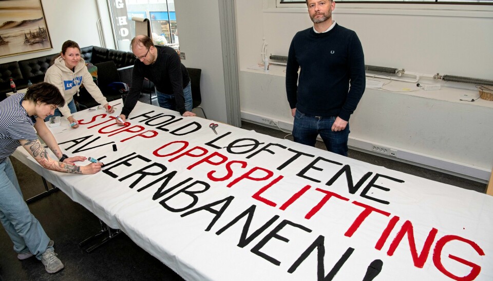 Egil Hobøl, leder av Lokomotivpersonalets Forening Oslo, håper mange vil slutte opp om denne parolen under markeringen av 1.mai i Oslo på søndag. Lokomotivpersonalets Forening Oslo. Leder Erling Hobøl.