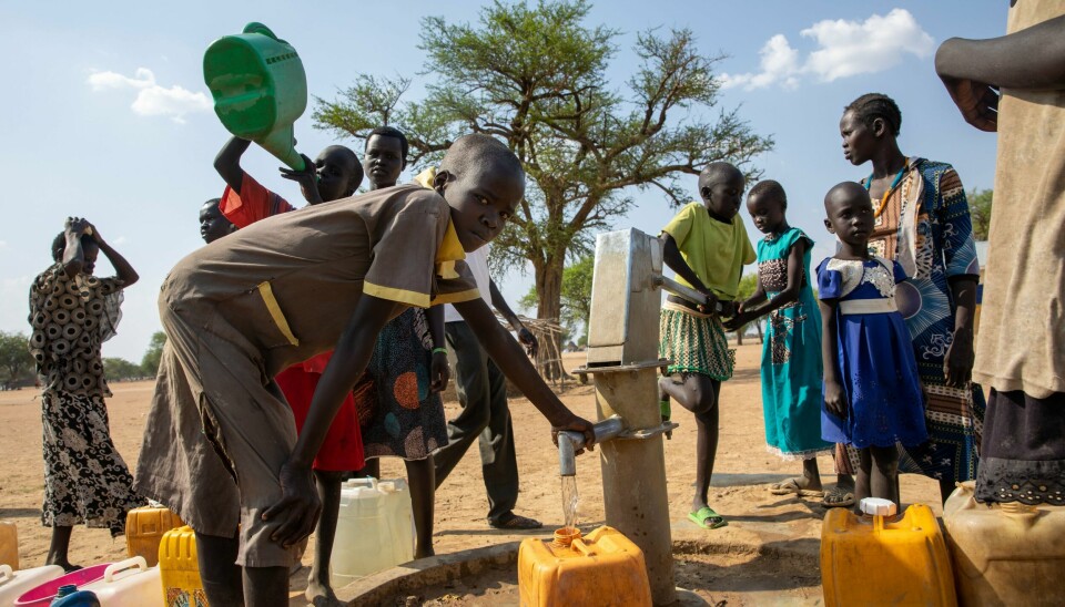 Barn henter vann i Gomgoi, en av leirene for internt fordrevne i Twic County i Sør-Sudan. Bildet er fra Leger uten grenser. Barn henter vann i Gomgoi, en av leirene for internt fordrevne i Twic County i Sør-Sudan.