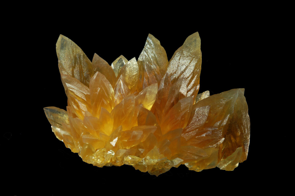 Mineralet kalsitt ble tidligere ofte omtalt som kalkspat eller kalk-krystaller. Mineralet kalsitt ble tidligere ofte omtalt som kalkspat eller kalk-krystaller.