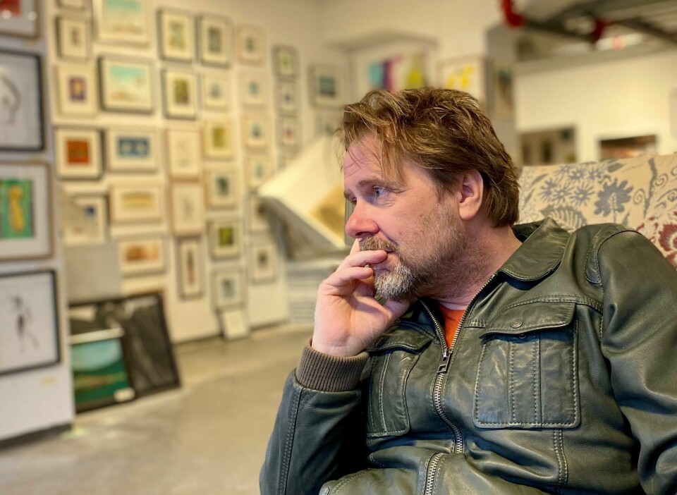 Etter at drammenskunstner Tom Erik Andersen fikk en alvorlig kreftdiagnose ble livet hans snudd på hodet. Tiden fikk plutselig en helt annen klangbunn enn tidligere. Tom Erik Andersen