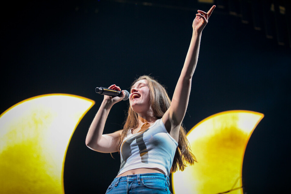Liten tvil om at Sigrid koser seg på scenen. Sigrid