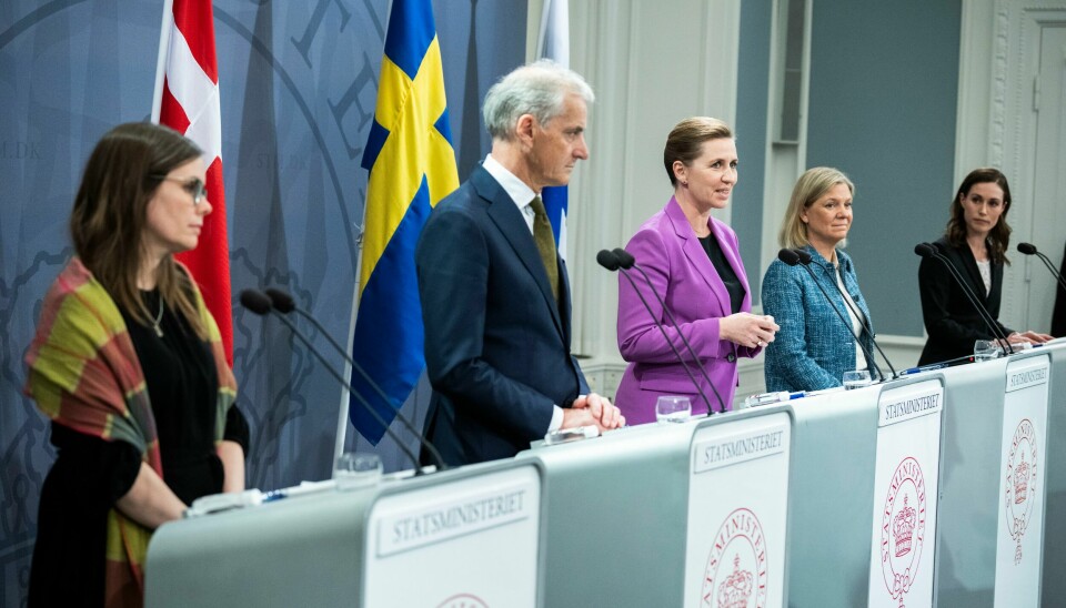 De fem nordiske statsministrene samlet på et felles pressemøte i København 4. mai. Snart er de sannsynligvis samlet i Nato. Fra venstre: Islands statsminister Katrín Jakobsdóttir, Norges statsminister Jonas Gahr Støre, Danmarks statsminister Mette Frederiksen, Sveriges statsminister Magdalena Andersson og Finlands statsminister Sanna Marin. Danmarks statsminister Mette Frederiksen, Sveriges statsminister Sweden Magdalena Andersson, Norges statsminister Jonas Gahr Støre, Finlands statsminister Sanna Marin og Islands statsminister Katrín Jakobsdóttir, ved et fælles nordisk pressemøde i Statsministeriet i København onsdag den 4. maj 2022.