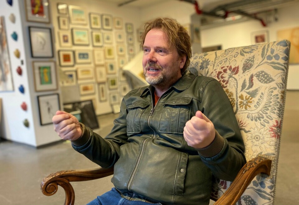 Tom Erik Andersen tilbake til et av sine favorittgallerier – Athene i Drammen. Avtaleboken hans er fulltegnet ut året og han har ingen planer om å trappe ned. Tom Erik Andersen