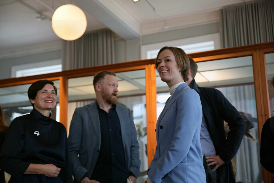 Direktør Siri Aavitsland i Museum Stavanger og teatersjef Glenn André Kaada i møte med tidligere kulturminister Anette Trettebergstuen i 2022. «Behovet er virkelig, virkelig prekært», sa Trettebergstuen den gang om forholdene for Rogaland Teater. Administerende direktør Siri Aavitsland i Museum Stavanger og teatersjef Glenn André Kaada i møte med kulturminister Anette Trettebergstuen.