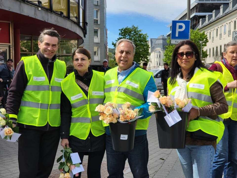 Martin Vestøl, Hilal Kømurcu, Bijan Gharahkhani og Nasim Rizvi fungerte som vektere under Sian demonstrasjon. Sian
