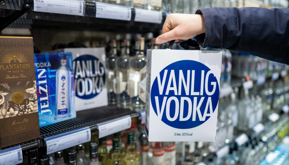 «Med mindre flere tenker seg om, er det trolig at omsettingen av alkohol før nasjonaldagen vil være skyhøy i år også.» «Med mindre flere tenker seg om, er det trolig at omsettingen av alkohol før nasjonaldagen vil være skyhøy i år også.»