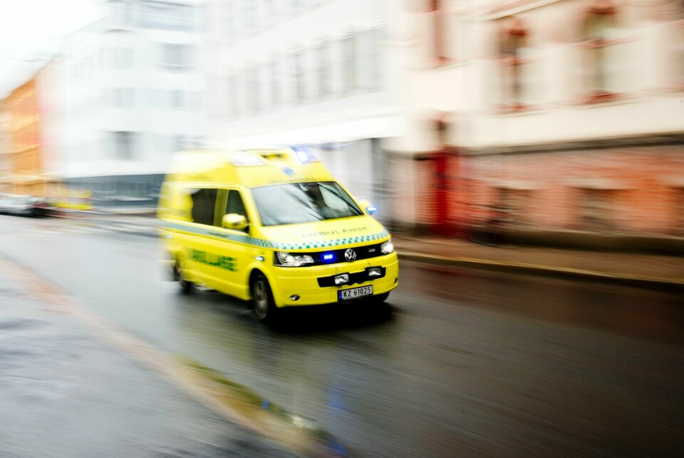 Illustrasjonsbilde av ambulanse/sykebil under utrykning. Oslo 20150713.Illustrasjonsbilde av ambulanse/sykebil under utrykning.Foto: Jon Olav Nesvold / NTB
