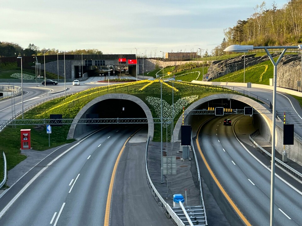Den ene feltet i Eiganestunnelen er stengt på grunn av motorstans. Illustrasjonsfoto Ved innløpet til Eiganestunnelen kan kan nyte synet av et hjerte.