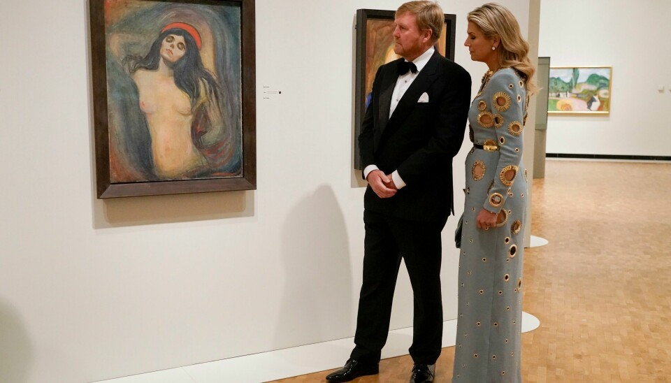 For dem som vil ta på seg finstasen 17. mai for å gå på museum, så holder Munch i Bjørvika i Oslo åpent på nasjonaldagen. Her er det riktignok kong Willem-Alexander og dronning Máxima av Nederland som beskuer «Madonna» under åpningen. For dem som vil ta på seg finstasen 17. mai for å gå på museum, så holder Munch i Bjørvika i Oslo åpent på nasjonaldagen. Her er det riktignok kong Willem-Alexander og dronning Máxima av Nederland som beskuer «Madonna» under åpningen. Foto: Terje Pedersen / NTB