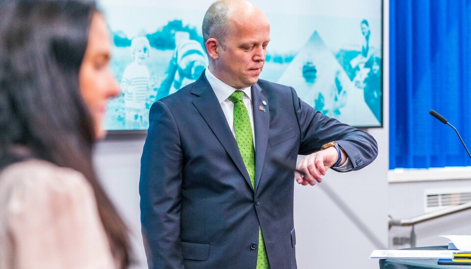 Det var på høy tid at finansminister Trygve Slagsvold Vedum (Sp) og resten av regjeringen viste tegn til liv, skriver kommentatoren. Det var på høy tid at finansminister Trygve Slagsvold Vedum (Sp) og resten av regjeringen viste tegn på liv, skriver kommentatoren.