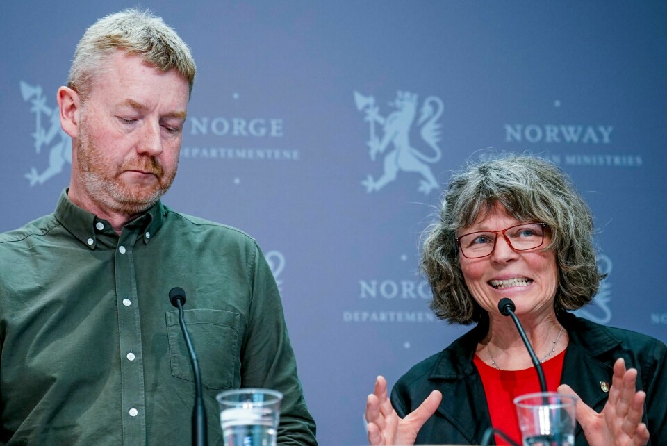 Forhandlingsleder og leder i Norges Bondelag, Bjørn Gimming, og leder i Norsk Bonde- og Småbrukarlag, Kjersti Hoff. Foto: Stian Lysberg Solum / NTB Forhandlingsleder og leder i Norges Bondelag, Bjørn Gimming, og leder i Norsk Bonde- og Småbrukarlag, Kjersti Hoff. Foto: Stian Lysberg Solum / NTB