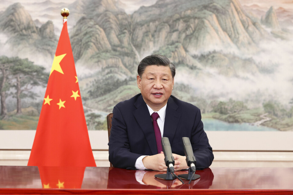 Kinas president Xi Jinping har sagt landet skal holde på sin koronastrategi, men det er blitt et stadig større dilemma for Kina. Kinas president Xi Jinping har sagt landet skal holde på sin koronastrategi, men det er blitt et stadig større dilemma for Kina.