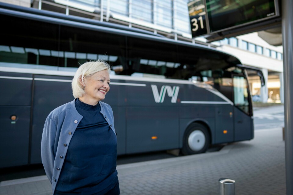 Konsernsjef Gro Bakstad i Vy mener at selskapets kunder kan se fram til bedre punktlighet og kortere reisetid dersom de får fortsette å kjøre togene på Østlandet. Konsernsjef Gro Bakstad i Vy mener at selskapets kunder kan se fram til bedre punktlighet og kortere reisetid dersom de får fortsette å kjøre togene på Østlandet.Foto: Heiko Junge / NTB