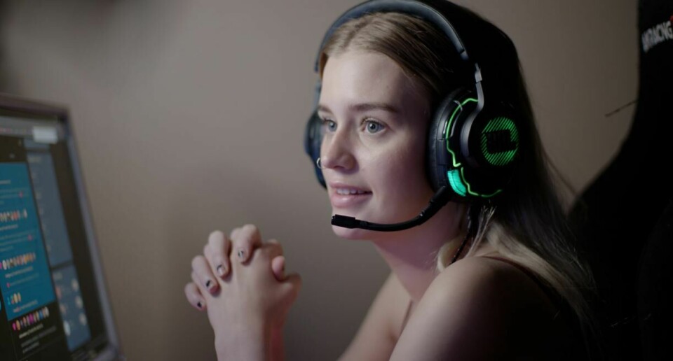 Lotta Klonteig (24) er en av gamerene du møter i NRK-serien «Enter e-sport». Lotta Klonteig (24) er en av gamerene du møter i NRK-serien «Enter e-sport».