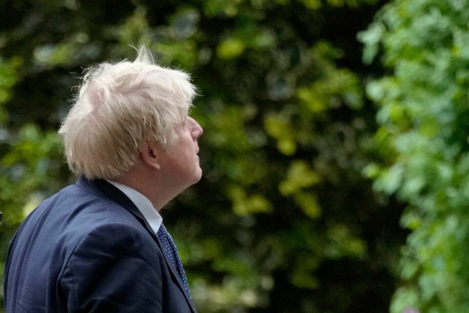 Statsminister Boris Johnson på vei til pressekonferansen om partygate-skandalen onsdag. Rapporten om festene ble lagt fram onsdag. Statsminister Boris Johnson på vei til pressekonferansen om partygate-skandalen onsdag. Rapporten om festene ble lagt fram onsdag. Foto: Kirsty Wigglesworth / AP / NTB