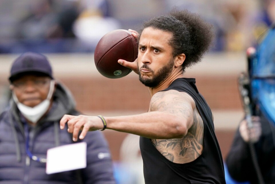 Colin Kaepernick under et pauseshow i en collegekamp i april. 34-åringen kan være på vei tilbake til NFL Colin Kaepernick under et pauseshow i en collegekamp i april. 34-åringen kan være på vei tilbake til NFL. Foto: Carlos Osorio / AP / NTB