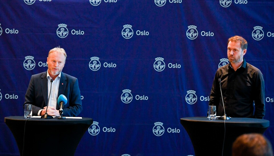 Byrådsleder Raymond Johansen (Ap) og gruppeleder Andreas Halse (Ap) under pressekonferansen i Oslo rådhus etter Arbeiderpartiets møte om Fornebubanen. Pressekonferanse
