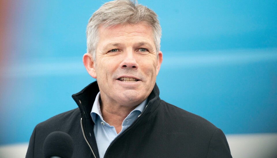 Fiskeri - og havminister Bjørnar Skjæran (Ap) og regjeringen skal ha ros for lovforslaget som vil sikre norske lønns- og arbeidsvilkår i norske farvann. Fiskeri - og havminister Bjørnar Skjæran (Ap) og regjeringen skal ha ros for lovforslaget som vil sikre norske lønns- og arbeidsvilkår i norske farvann.