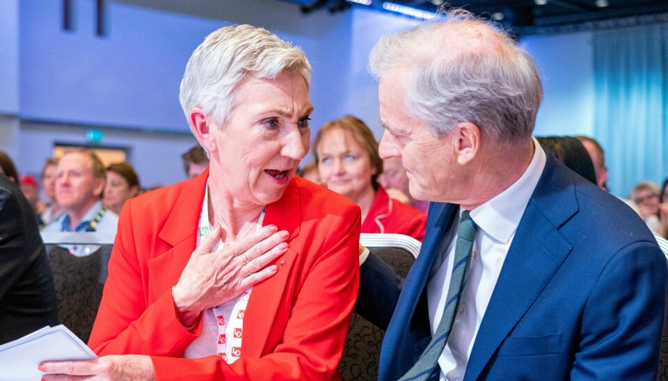 LO-leder Peggy Hessen Følsvik og Jonas Gahr Støre (Ap) på LOs 35. ordinære kongress mandag. LO-leder Peggy Hessen Følsvik og Jonas Gahr Støre (Ap) på LOs 35. ordinære kongress mandag. i