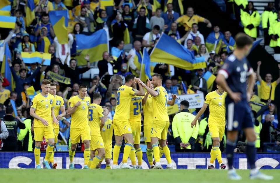 Ukraina tente VM-håpet hos egne tilhengere med en sterk seier over Skottland i Glasgow. Ukraina tente VM-håpet hos tilhengerne med en sterk seier over Skottland i Glasgow. Foto: Scott Heppell / AP / NTB