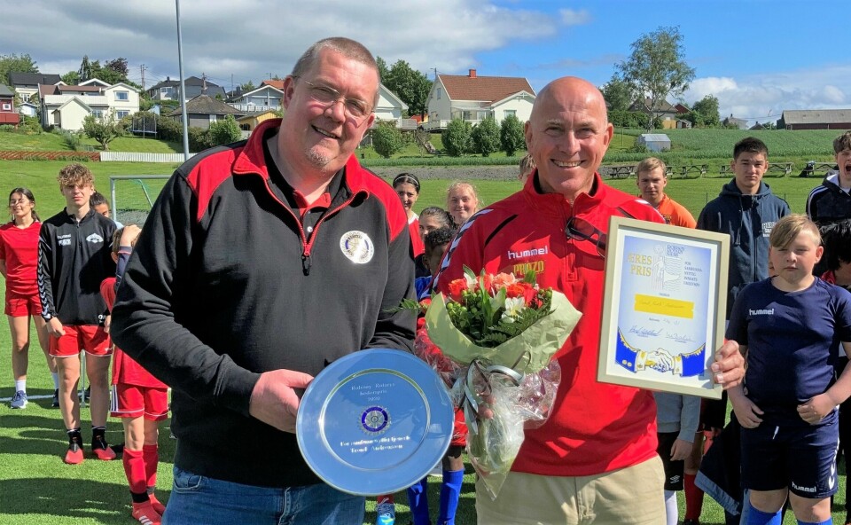 Trond «Kurte» Andreassen (t.h) mottok i 2021 Rolvsøy Rotarys hederspris for sin innsats for barn og unge. Han er en av bidragsyterne under konferansen. Trond 'Kurte' Andreassen (t.h) mottok Rolvsøy Rotarys hederspris, for sin innsats for barn og unge. Her med Rotarypresident Håvard Skjelstad.