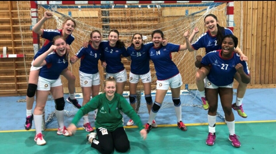 Vålerenga-jentene, Amelia Massaiu med nummer 2 på drakta, kunne juble da de sist spilte Fredrikstad Cup, den gang som 15-åringer i 2019. Vålerenga-jentene, Amelia Massaiu med nummer 2 på drakta, kunne juble da de sist spilte Fredrikstad Cup, den gang som 15-åringer i 2019.
