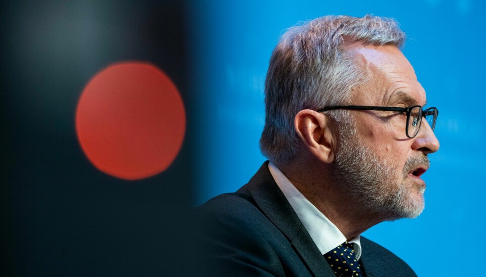 Sjef for Politiets sikkerhetstjeneste, Hans Sverre Sjøvold, gikk av torsdag. Verken stasråden, PST eller landet kunne leve med at det ble stilt så alvorlige spørsmål ved hans integritet. .