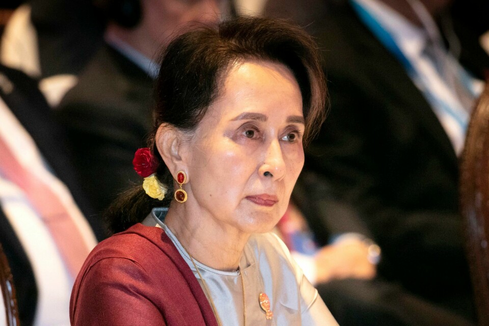 Blant de fire som skal henrettes, er et tidligere medlem av Aung San Suu Kyi (bildet) sitt parti. Myanmars avsatte leder Aung San Suu Kyi i 2019. Hun anklages for valgfusk, korrupsjon og en rekke andre forhold og kan bli dømt til over 100 års fengsel. Foto: AP / Wason Wanichakorn / NTB