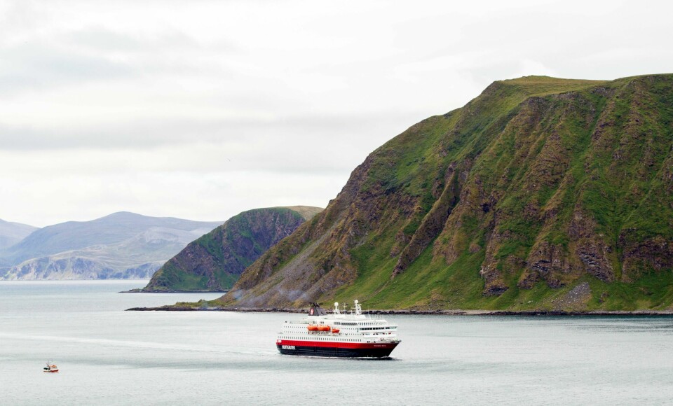 Hurtigruten 'MS Richard With' utenfor Honningsvåg på Magerøya i Finnmark. Fra neste høst skal Hurtigruten seile fra Oslo til Nordkapp. Hurtigruten utenfor Honningsvåg på Magerøya i Finnmark. Foto: Vegard Wivestad Grøtt / NTB