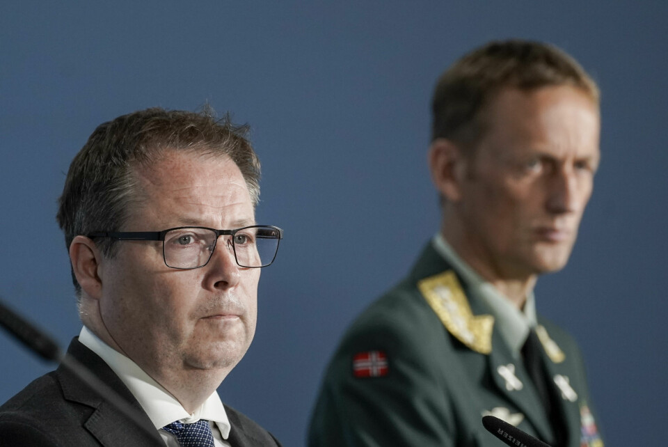 Forsvarssjefen skal gi en rapport til forsvarsminister Bjørn Arild Gram (Sp, t.v.) senere denne måneden. Forsvarssjefen skal gi en rapport til forsvarsminister Bjørn Arild Gram (t.v.) senere denne måneden.