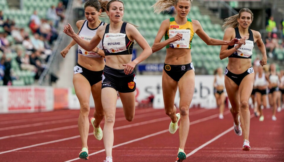 Ingeborg Østgård vinner 1500 meter kvinner nasjonal under Bislett Games. Amalie Sæten ledet lenge, men sprakk på oppløpet og ble nummer tre. Foto: Stian Lysberg Solum / NTB Ingeborg Østgård vinner 1500 meter kvinner nasjonal under Bislett Games. Amalie Sæten ledet lenge, men sprakk på oppløpet og ble nummer tre. Foto: Stian Lysberg Solum / NTB