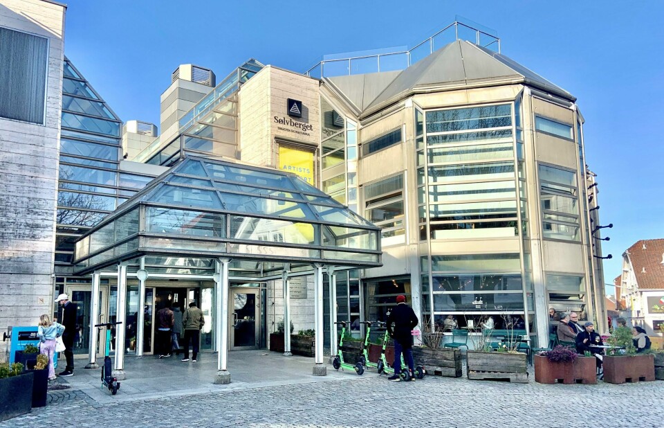 Kulturhuset på Sølvberget huser hovedkontoret til fribyprosjektet ICORN, og siden 1996 har Stavanger tatt imot 12 fribyforfattere. Kulturhuset på Sølvberget huser hovedkontoret til fribyprosjektet ICORN, og siden 1996 har Stavanger tatt imot 12 fribyforfattere.