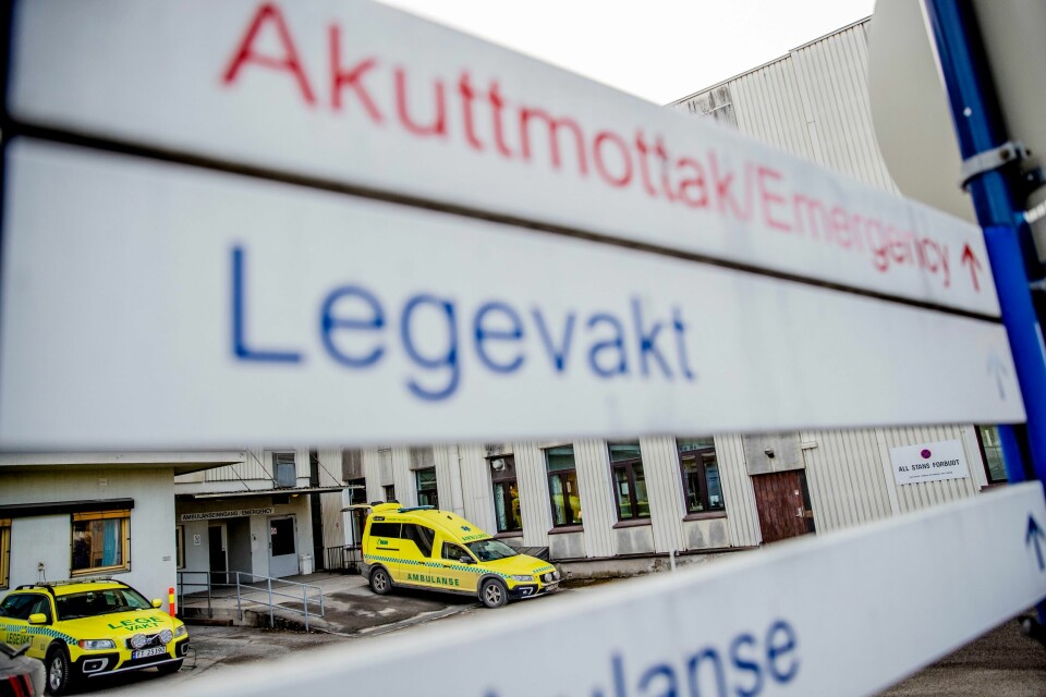Milliardsprekk i planen for sykehusbygg på sørøstlandet fører til at flere prosjekter bør utsettes, ifølge Helse sør-øst. På bildet: Sykehuset i Hamar i Innlandet. Arkivfoto: Stian Lysberg Solum / NTB Bildet viser skilt til legevakt i Innlandet. Foto: Stian Lysberg Solum / NTB