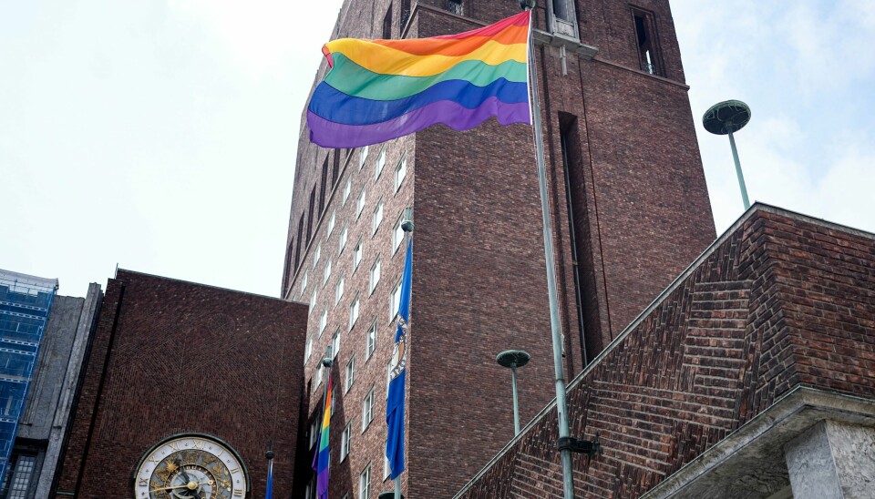 Oslo 20210618. Regnbueflagget ble fredag heist ved Oslo rådhus på første dag av Oslo Pride.Foto: Fredrik Hagen / NTB Oslo 20210618. Regnbueflagget ble fredag heist ved Oslo rådhus på første dag av Oslo Pride.Foto: Fredrik Hagen / NTB