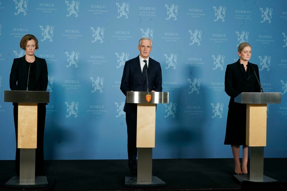Statsminister Jonas Gahr Støre, justis- og beredskapsminister Emilie Enger Mehl og kultur- og likestillingsminister Anette Trettebergstuen under pressemøtet i forbindelse med skytingen i Oslo i natt. Statsminister Jonas Gahr Støre, justis- og beredskapsminister Emilie Enger Mehl og kultur- og likestillingsminister Anette Trettebergstuen under pressemøtet i forbindelse med skytingen i Oslo i natt. Foto: Terje Pedersen / NTB