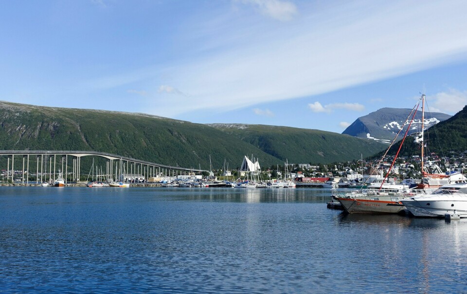 Illustrasjonsfoto. Tromsøbrua, Ishavskatedralen og Tromsdalstinden. Sommer i Tromsø. Foto: Marianne Løvland / NTB