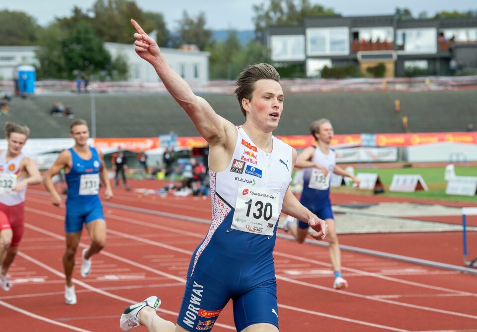 Karsten Warholm kan bli klar til VM. Foto: Marit Hommedal / NTB Karsten Warholm kan bli klar til VM. Foto: Marit Hommedal / NTB