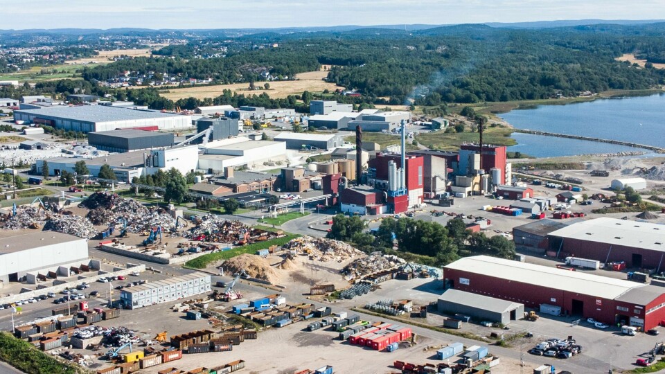 Daglig leder for Batteriretur AS kaller Fredrikstad sirkulærøkonomiens hovedstad. Nå skal kommunen inn i et stort samarbeidsprosjekt for å bli bedre på gjenbruk av ressurser. Fredrikstad. Øra. Drone. Flyfoto. Luftfoto. Industri. Arbeidsliv. Fabrikk. Gjenvinning.