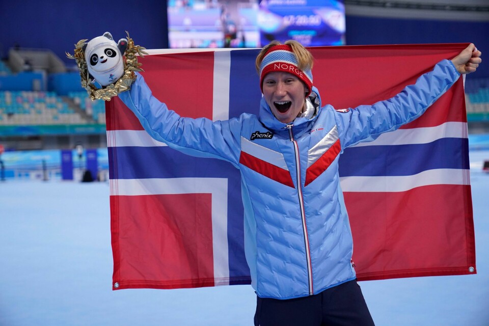 Peder Kongshaug tok OL-gull, og er blant idrettsheltene Stavanger kommune hedrer. Peder Kongshaug er klar for fellesstarten i OL. Her feirer han gullet på lagtempo. Foto: Sue Ogrocki / AP / NTB