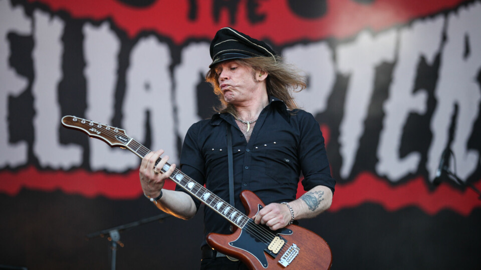 Hellacopters' Nicke Anersson på Tons of Rock. Tons of Rock